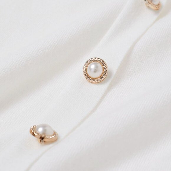 Chicwish - V-Neck Cutout Back Bowknot Tiered Hem Knit Dress in White - XS-S - Picture 4 of 6